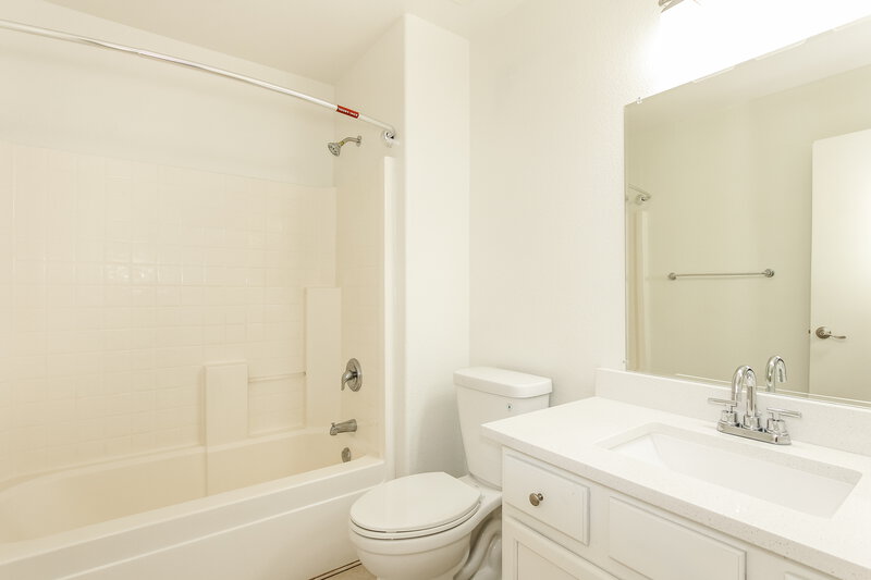 1,965/Mo, 9315 W Monroe St Peoria, AZ 85345 Bathroom View