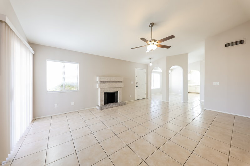 1,925/Mo, 7056 W Eva Street Peoria, AZ 85345 Living Room View 2