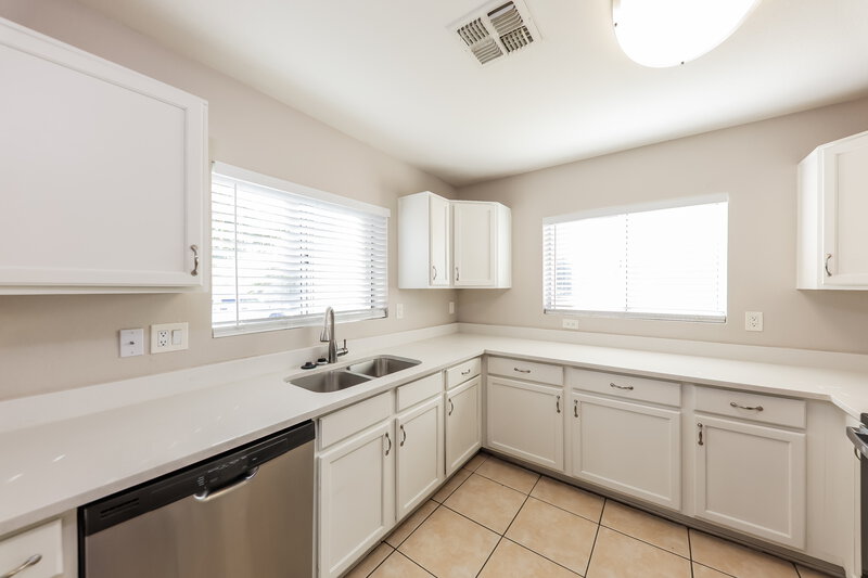 1,925/Mo, 7056 W Eva Street Peoria, AZ 85345 Kitchen View