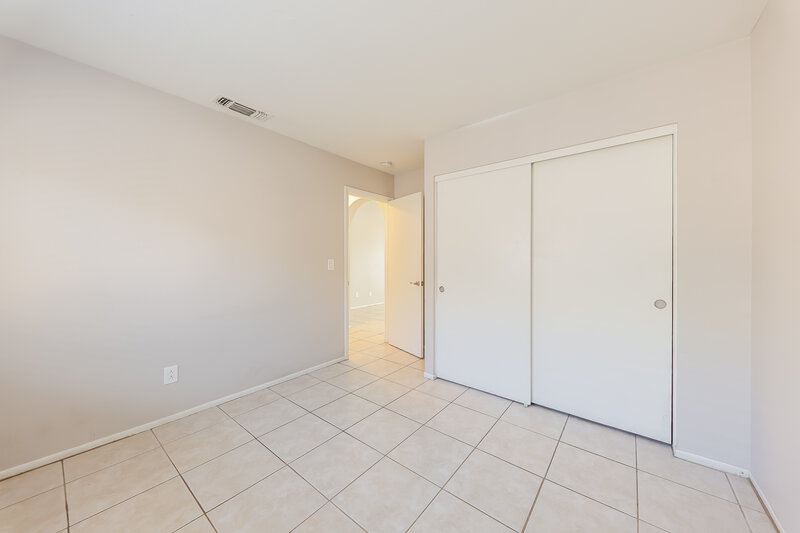 1,925/Mo, 7056 W Eva Street Peoria, AZ 85345 Bedroom View 4