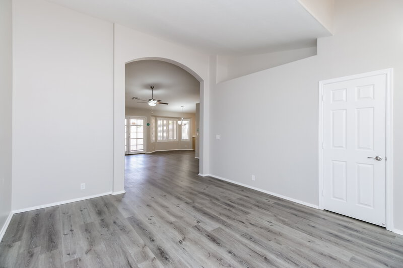 2,475/Mo, 2216 E Sherri Dr Gilbert, AZ 85296 Living Room View 2