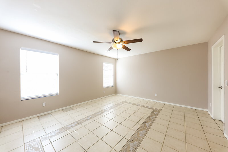 1,840/Mo, 9147 N 73rd Ln Peoria, AZ 85345 Living Room View 2