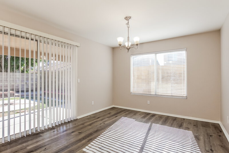 1,840/Mo, 9147 N 73rd Ln Peoria, AZ 85345 Dining Room View