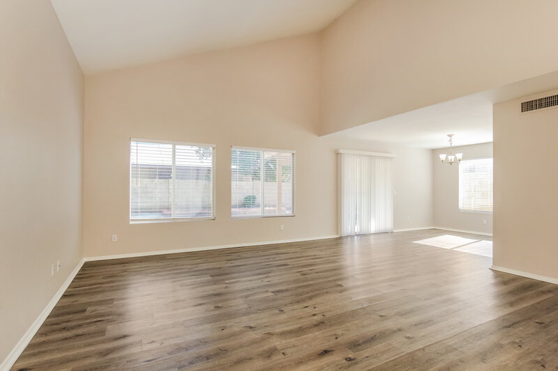 1,840/Mo, 9147 N 73rd Ln Peoria, AZ 85345 Family Room View