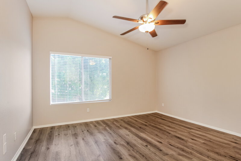 1,840/Mo, 9147 N 73rd Ln Peoria, AZ 85345 Main Bedroom View