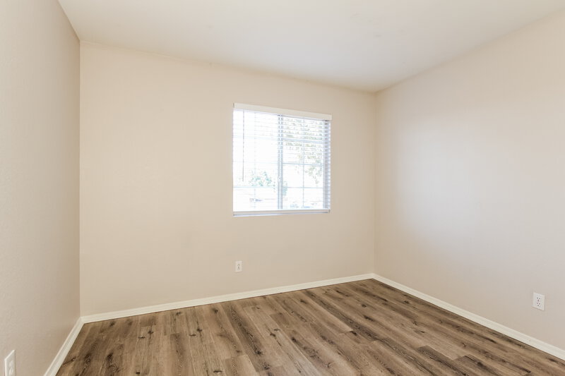 1,840/Mo, 9147 N 73rd Ln Peoria, AZ 85345 Bedroom View