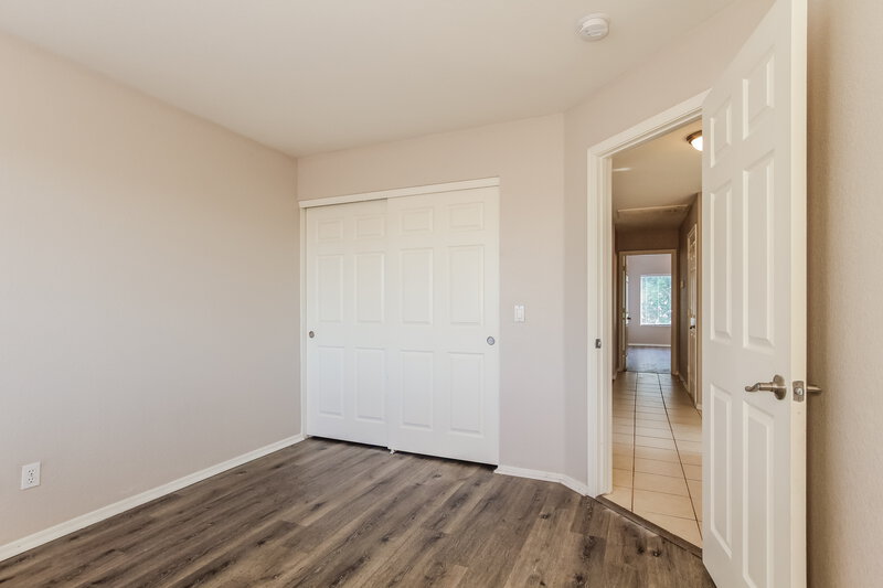 1,840/Mo, 9147 N 73rd Ln Peoria, AZ 85345 Bedroom View 2