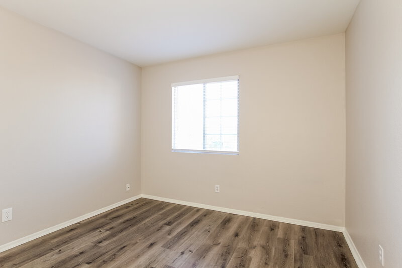 1,840/Mo, 9147 N 73rd Ln Peoria, AZ 85345 Bedroom View 3