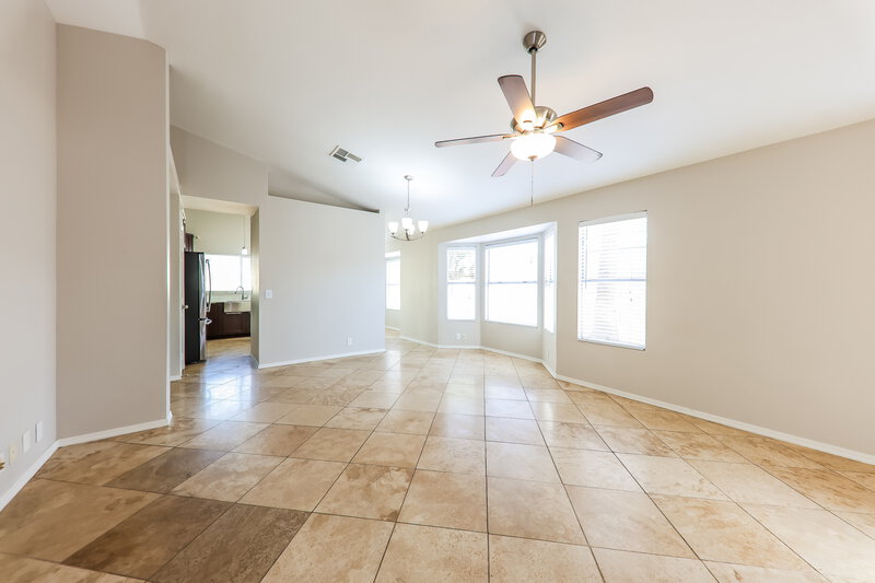 2,055/Mo, 3614 W Camino Del Rio Glendale, AZ 85310 Living Room View 2