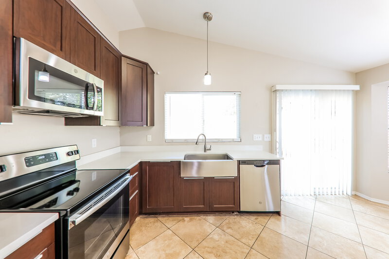 2,055/Mo, 3614 W Camino Del Rio Glendale, AZ 85310 Kitchen View 2