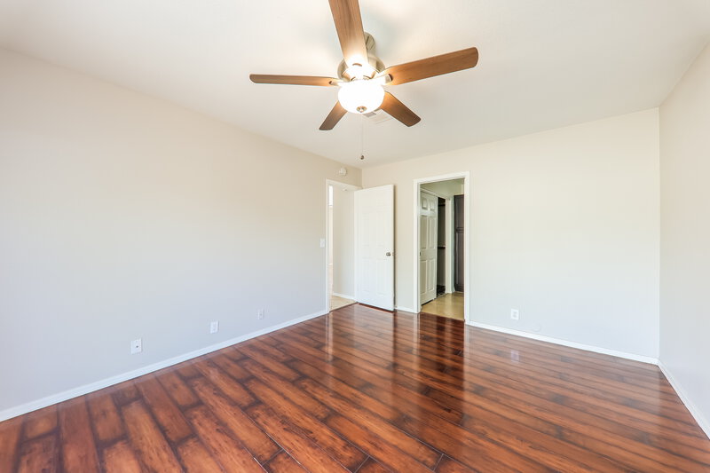 2,055/Mo, 3614 W Camino Del Rio Glendale, AZ 85310 Main Bedroom View 2