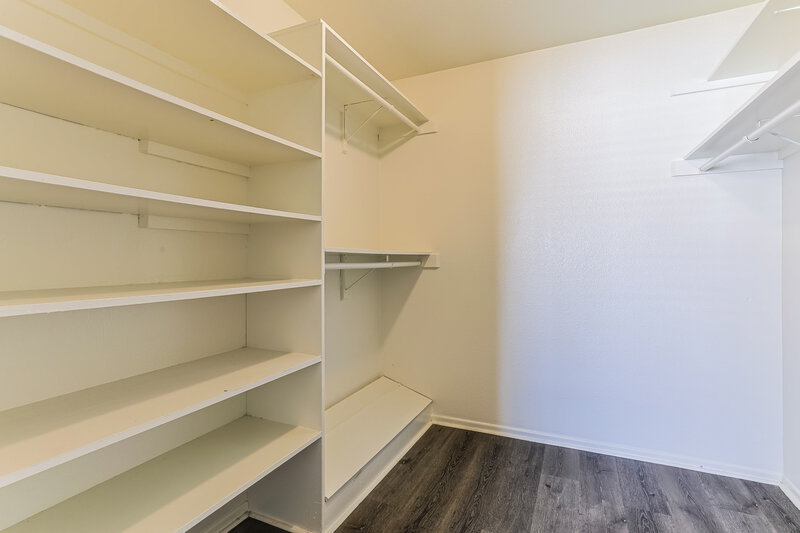 2,360/Mo, 728 W El Prado Rd Chandler, AZ 85225 Amenities View