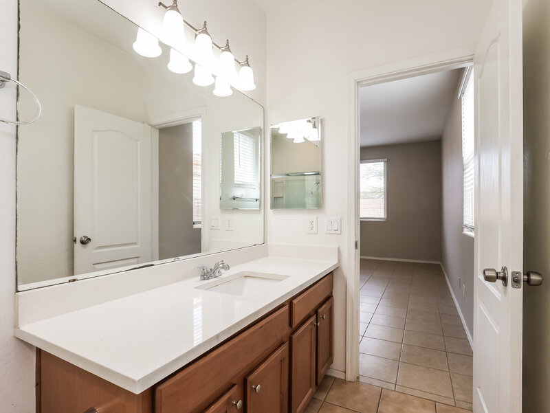 1,935/Mo, 7333 W St Catherine Ave Laveen, AZ 85339 Bathroom View