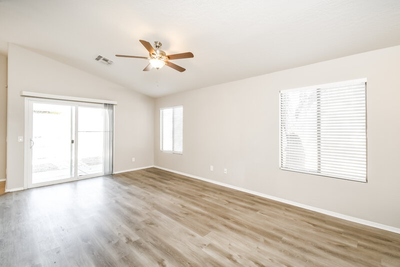 2,840/Mo, 9146 E Encanto St Mesa, AZ 85207 Living Room View 2