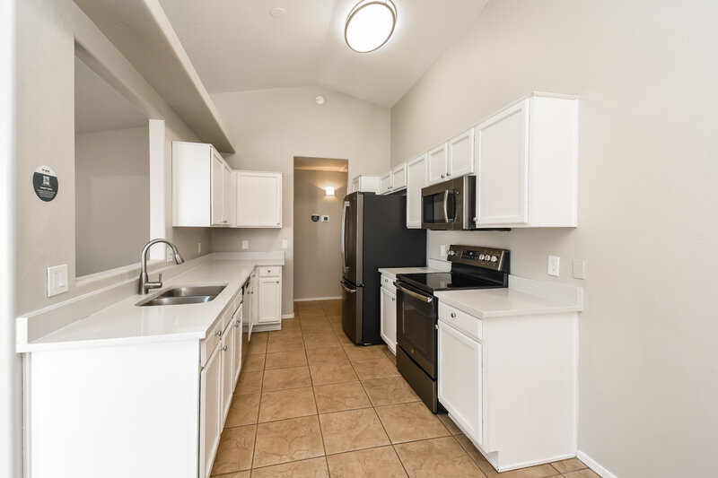 2,840/Mo, 9146 E Encanto St Mesa, AZ 85207 Kitchen View 2