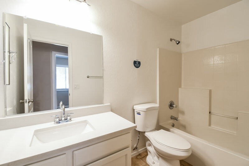 2,840/Mo, 9146 E Encanto St Mesa, AZ 85207 Bathroom View