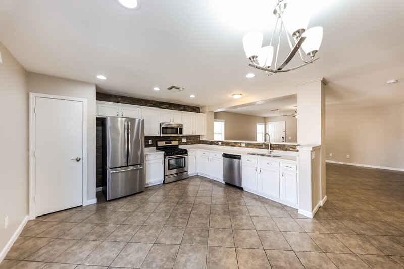 1,805/Mo, 12552 W Charter Oak Rd El Mirage, AZ 85335 Dining Room View