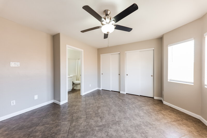 1,805/Mo, 12552 W Charter Oak Rd El Mirage, AZ 85335 Main Bedroom View