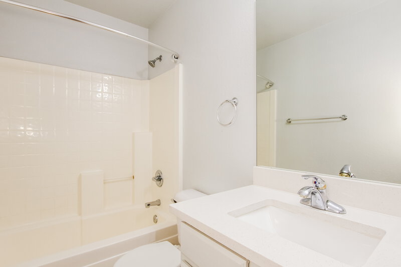 1,960/Mo, 17037 W Marshall Ln Surprise, AZ 85388 Bathroom View