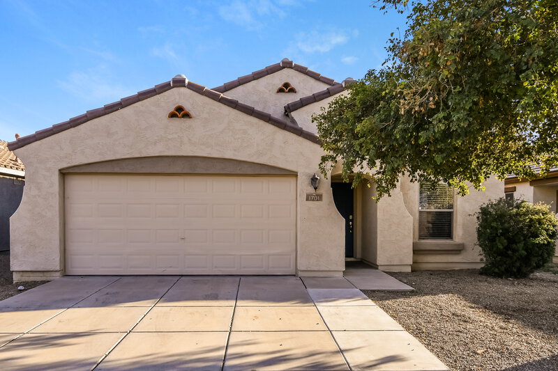 1,825/Mo, 1701 E Christopher St San Tan Valley, AZ 85140 External View