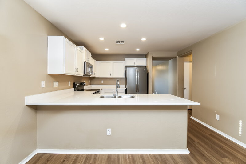 1,825/Mo, 1701 E Christopher St San Tan Valley, AZ 85140 Kitchen View