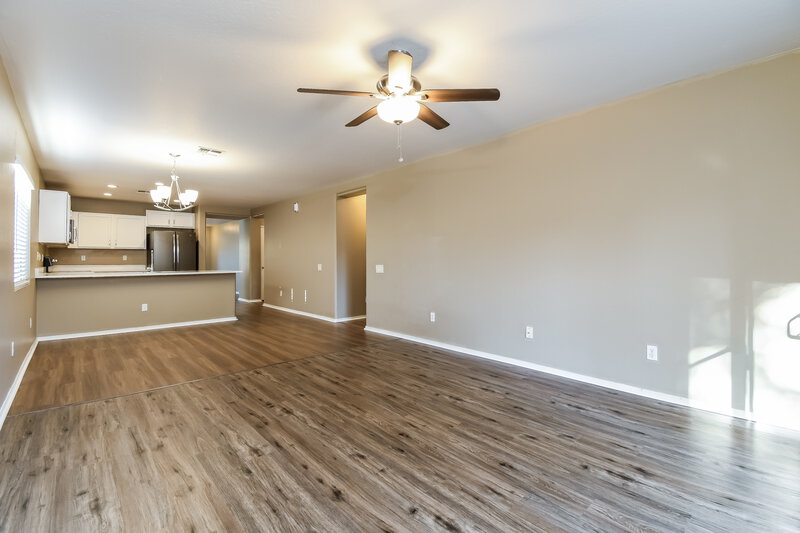 1,825/Mo, 1701 E Christopher St San Tan Valley, AZ 85140 Family Room View