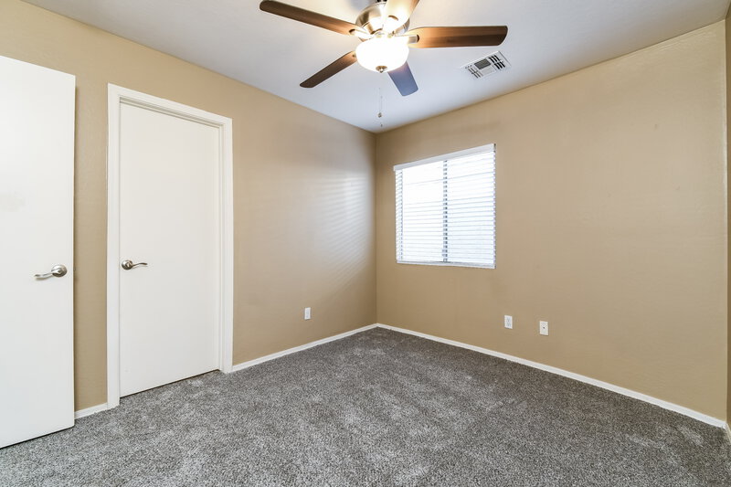 1,825/Mo, 1701 E Christopher St San Tan Valley, AZ 85140 Bedroom View