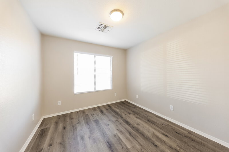 1,850/Mo, 501 S 125th Ave Avondale, AZ 85323 Bedroom View 3