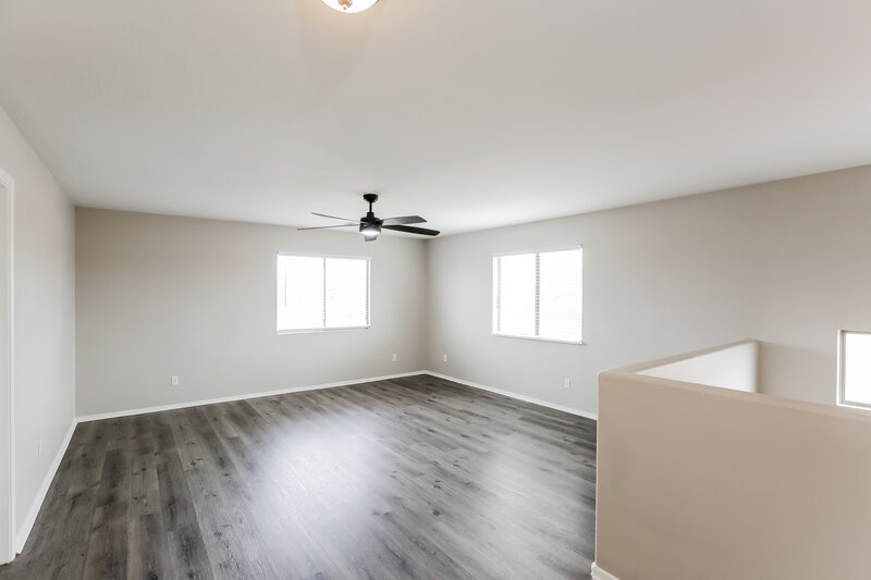 3,300/Mo, 2004 S 106th Ln Tolleson, AZ 85353 Loft View