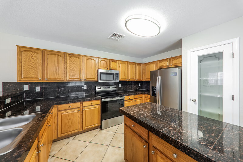 2,315/Mo, 17423 W Watson Ln Surprise, AZ 85388 Kitchen View