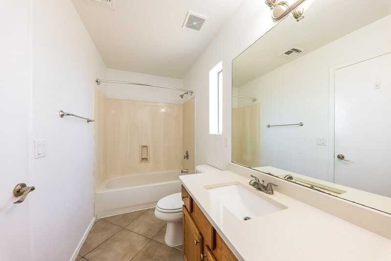 2,315/Mo, 17423 W Watson Ln Surprise, AZ 85388 Main Bathroom View