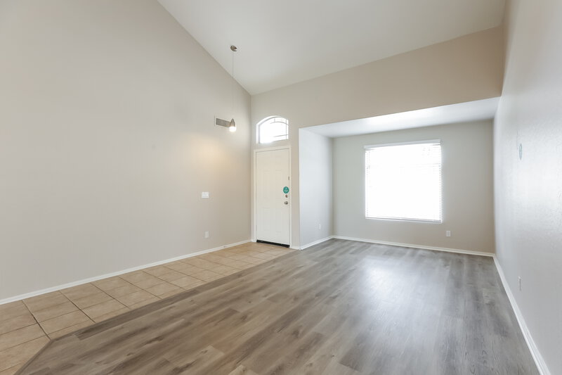 2,275/Mo, 10755 W Coolidge St Phoenix, AZ 85037 Living Room View 2