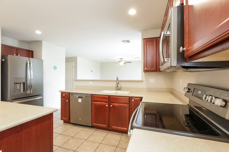 2,275/Mo, 10755 W Coolidge St Phoenix, AZ 85037 Kitchen View 2