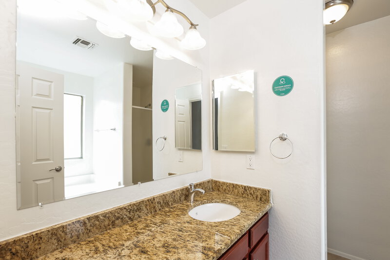 2,275/Mo, 10755 W Coolidge St Phoenix, AZ 85037 Master Bathroom View