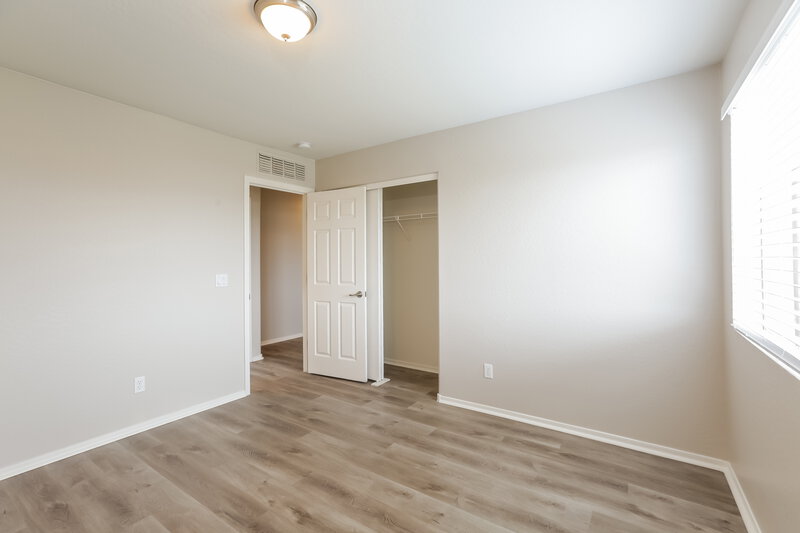 2,275/Mo, 10755 W Coolidge St Phoenix, AZ 85037 Bedroom View