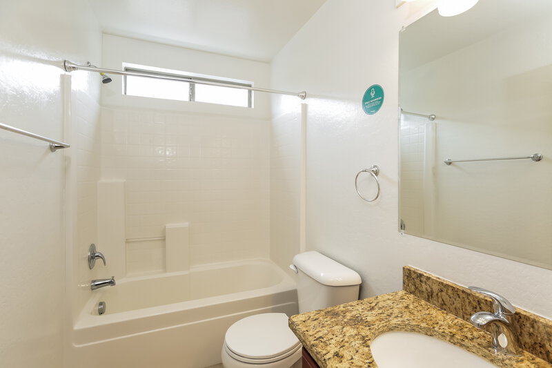 2,275/Mo, 10755 W Coolidge St Phoenix, AZ 85037 Bathroom View
