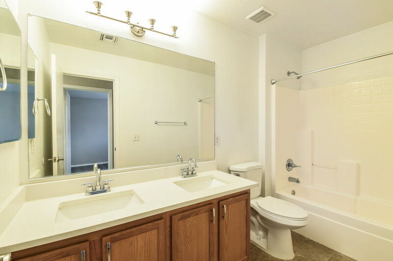 2,175/Mo, 8918 E Oro Cir Mesa, AZ 85212 Bathroom View