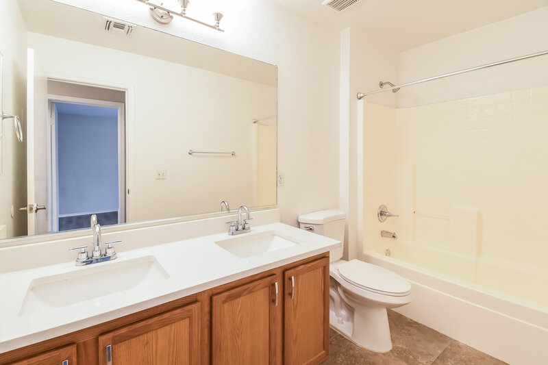 2,215/Mo, 8918 E Oro Cir Mesa, AZ 85212 Bathroom View