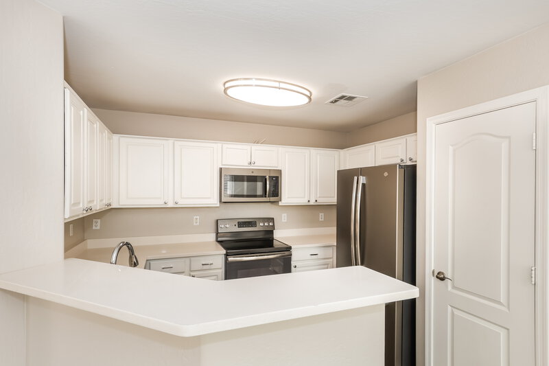 1,870/Mo, 16634 N 153rd Drive Surprise, AZ 85374 Kitchen View