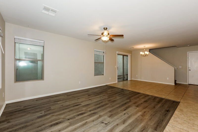 2,080/Mo, 992 S Hawk Ln Gilbert, AZ 85296 Living Room View