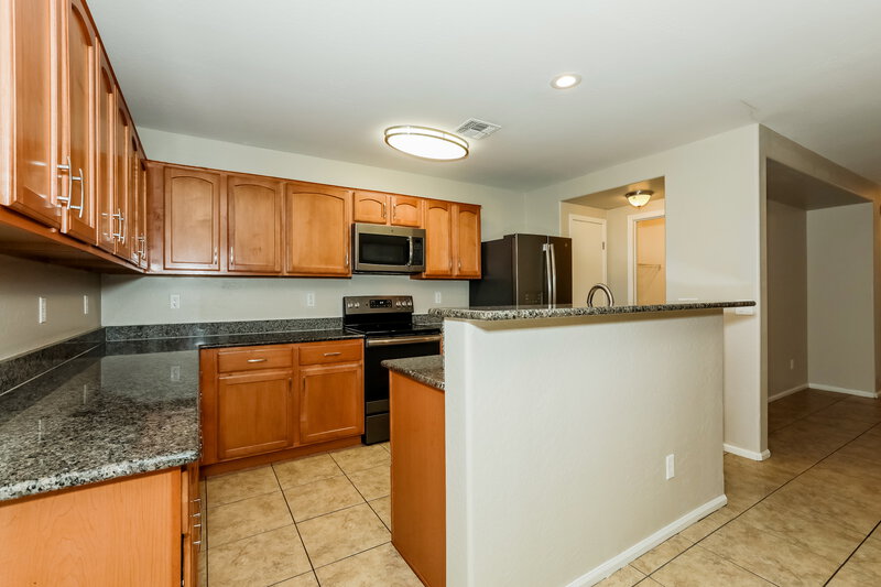 2,080/Mo, 992 S Hawk Ln Gilbert, AZ 85296 Kitchen View