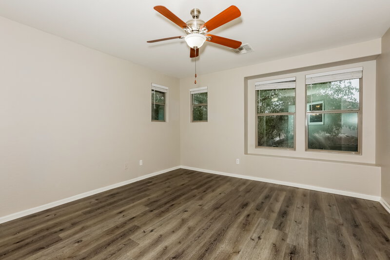 2,080/Mo, 992 S Hawk Ln Gilbert, AZ 85296 Main Bedroom View 2