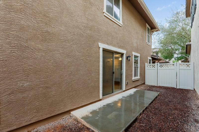 2,080/Mo, 992 S Hawk Ln Gilbert, AZ 85296 Rear View