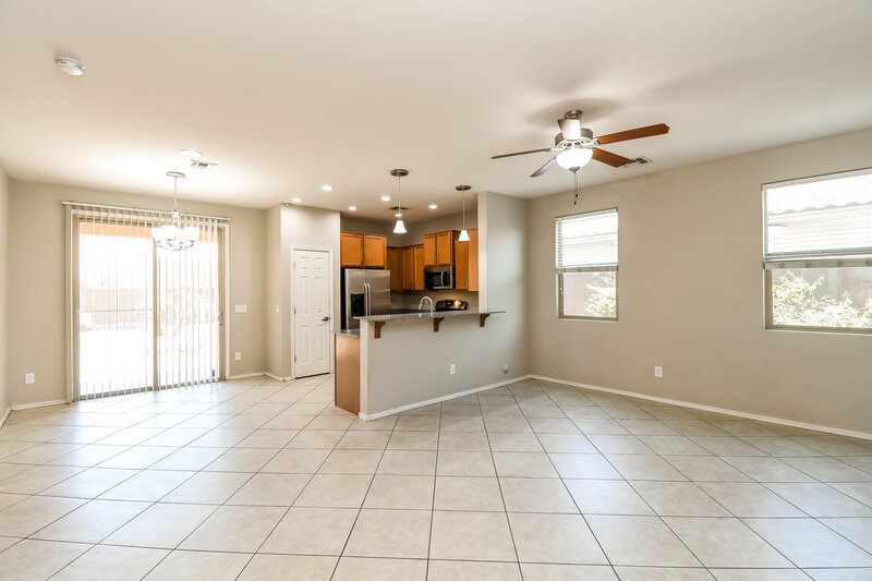 1,850/Mo, 7205 W Jones Ave Phoenix, AZ 85043 Living Room View