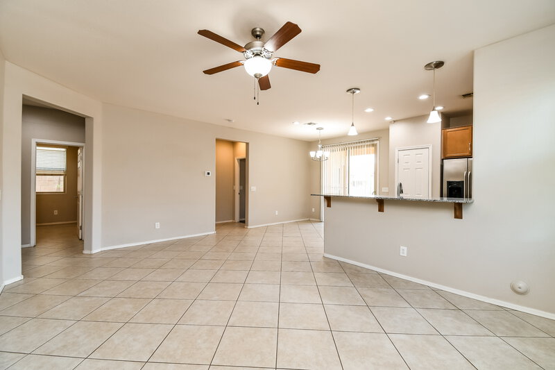 1,850/Mo, 7205 W Jones Ave Phoenix, AZ 85043 Living Room View 2