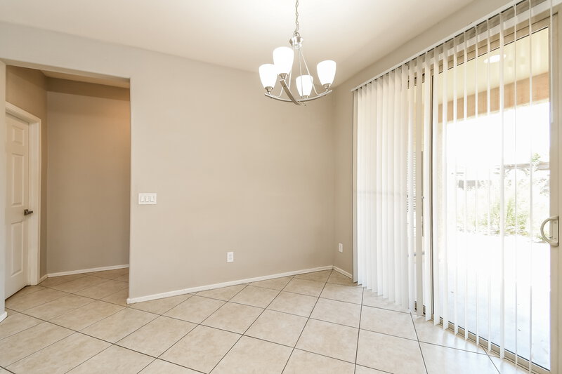 1,850/Mo, 7205 W Jones Ave Phoenix, AZ 85043 Dining Room View 2