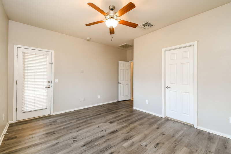 1,850/Mo, 7205 W Jones Ave Phoenix, AZ 85043 Main Bedroom View