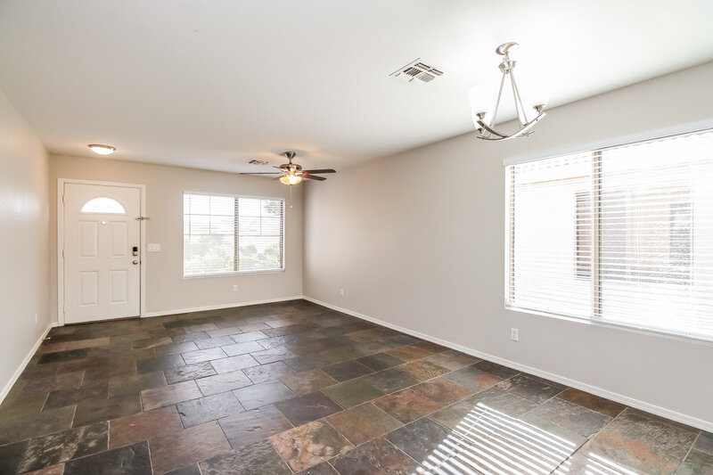 1,905/Mo, 40082 N Costa Del Sol Dr San Tan Valley, AZ 85140 Dining Room View