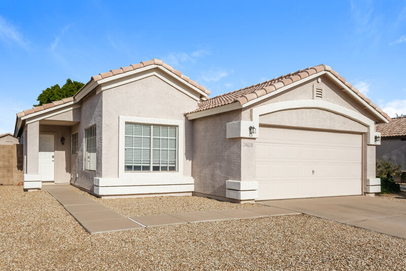 2,220/Mo, 24620 N 38th Lane Glendale, AZ 85310 External View