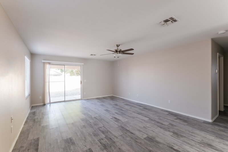 2,220/Mo, 24620 N 38th Lane Glendale, AZ 85310 Living Room View